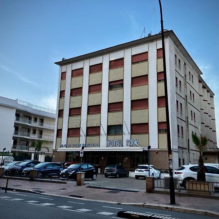 Park Hotel Mar Grande Таранто Экстерьер фото