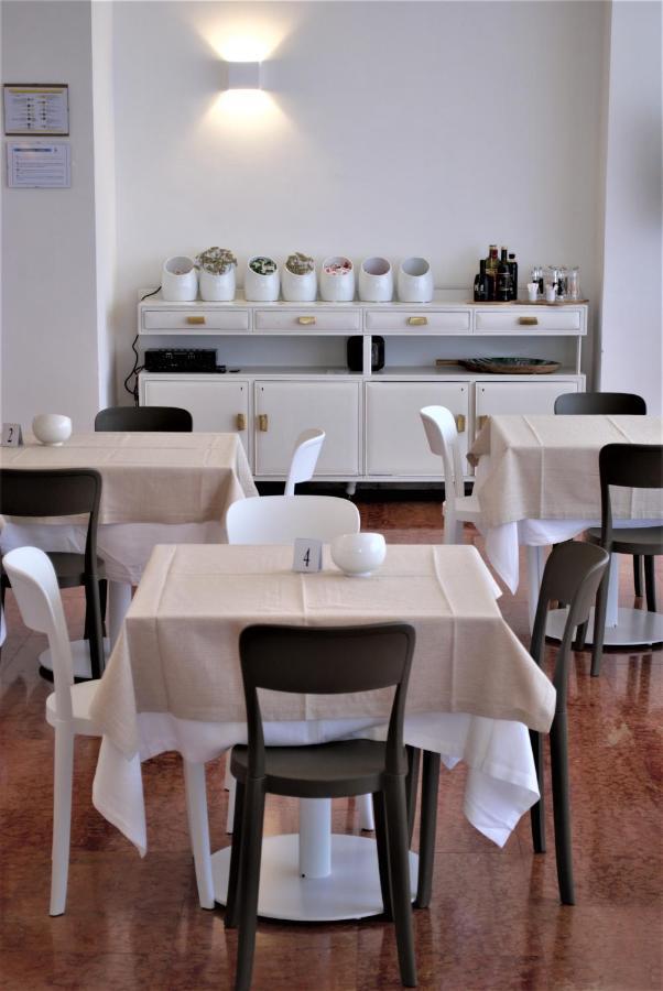 Park Hotel Mar Grande Таранто Экстерьер фото