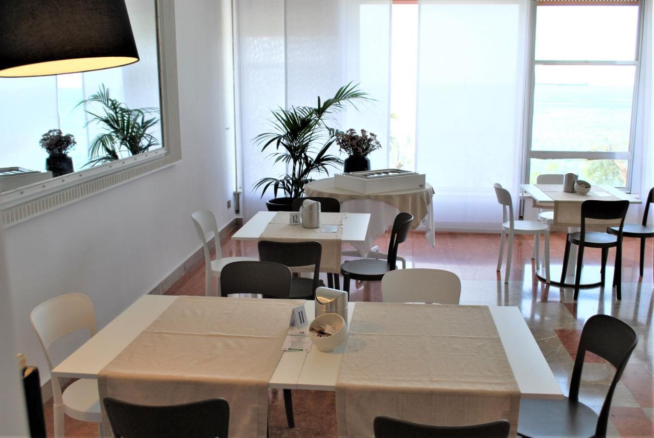 Park Hotel Mar Grande Таранто Экстерьер фото