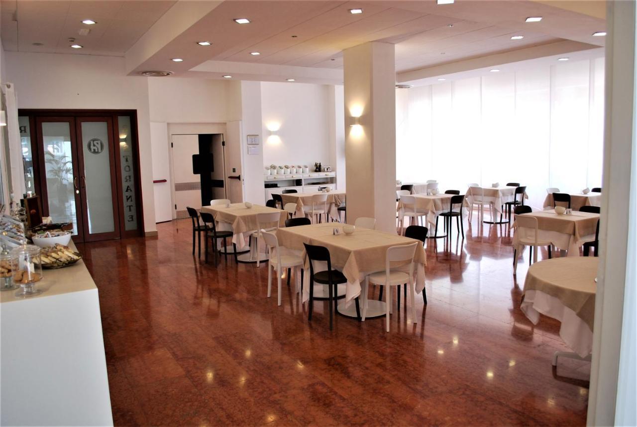 Park Hotel Mar Grande Таранто Экстерьер фото