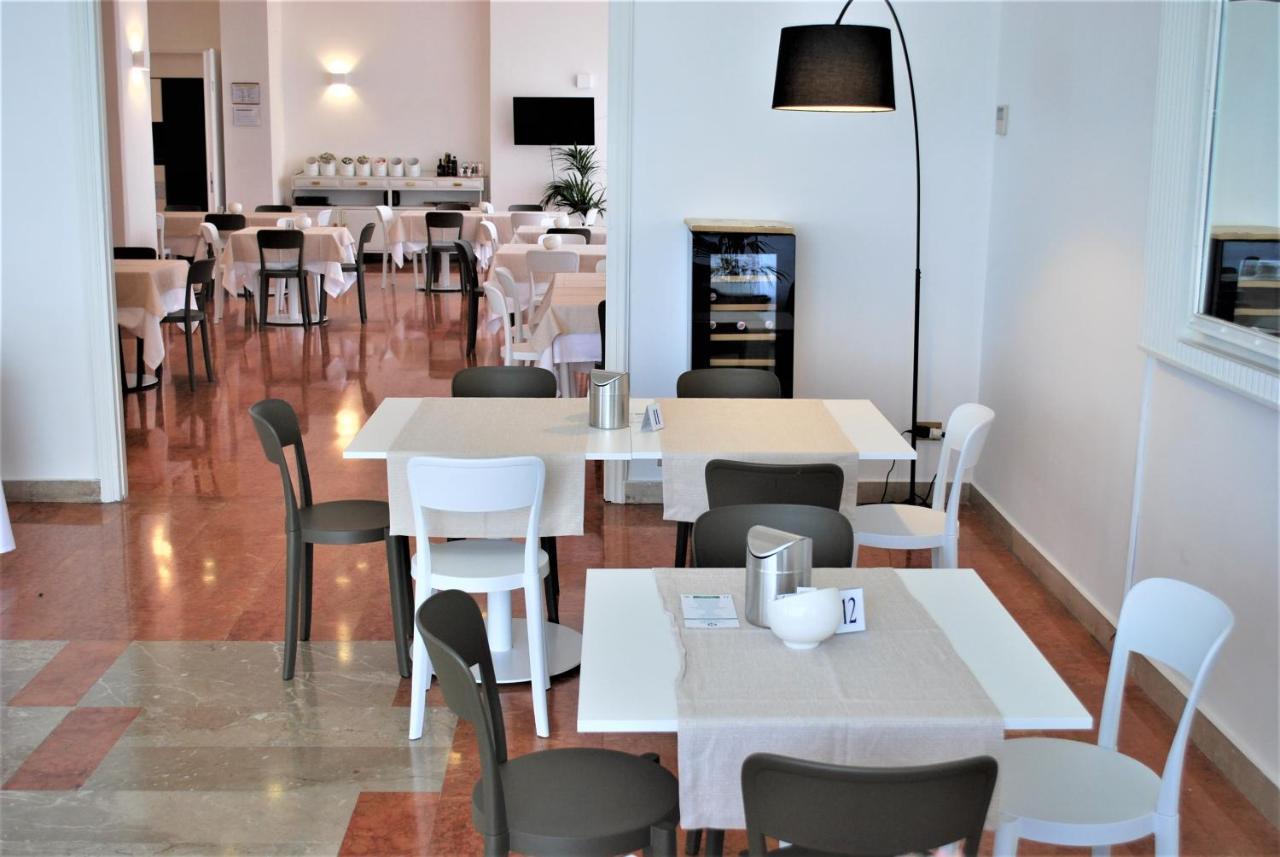 Park Hotel Mar Grande Таранто Экстерьер фото