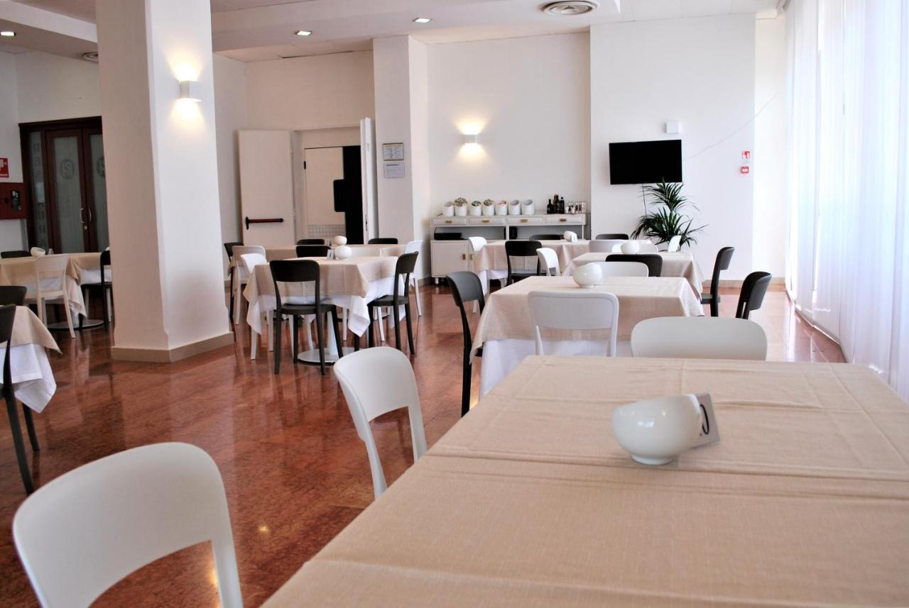 Park Hotel Mar Grande Таранто Экстерьер фото