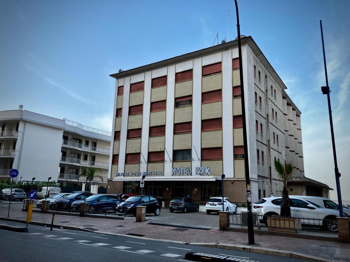Park Hotel Mar Grande Таранто Экстерьер фото