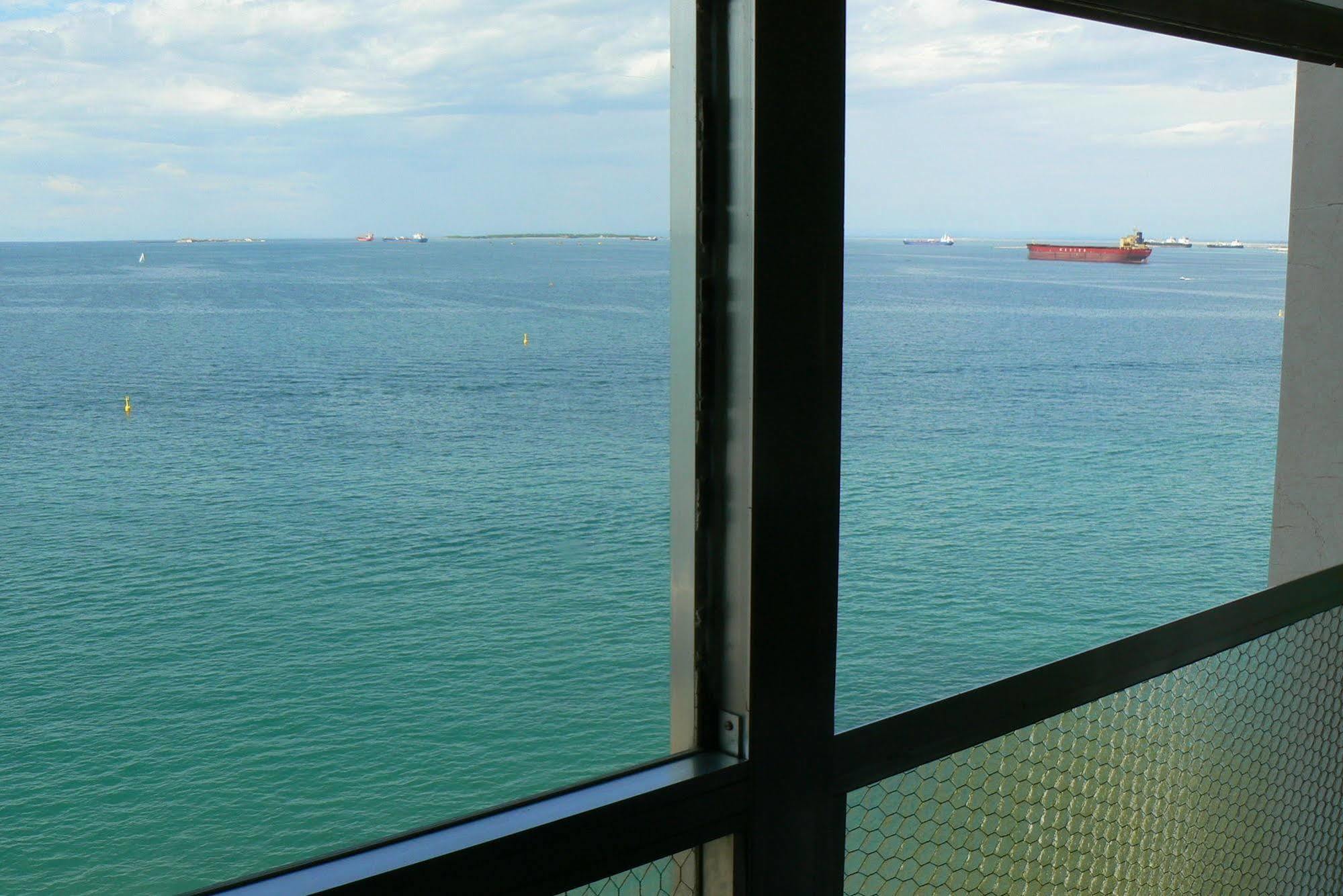 Park Hotel Mar Grande Таранто Экстерьер фото