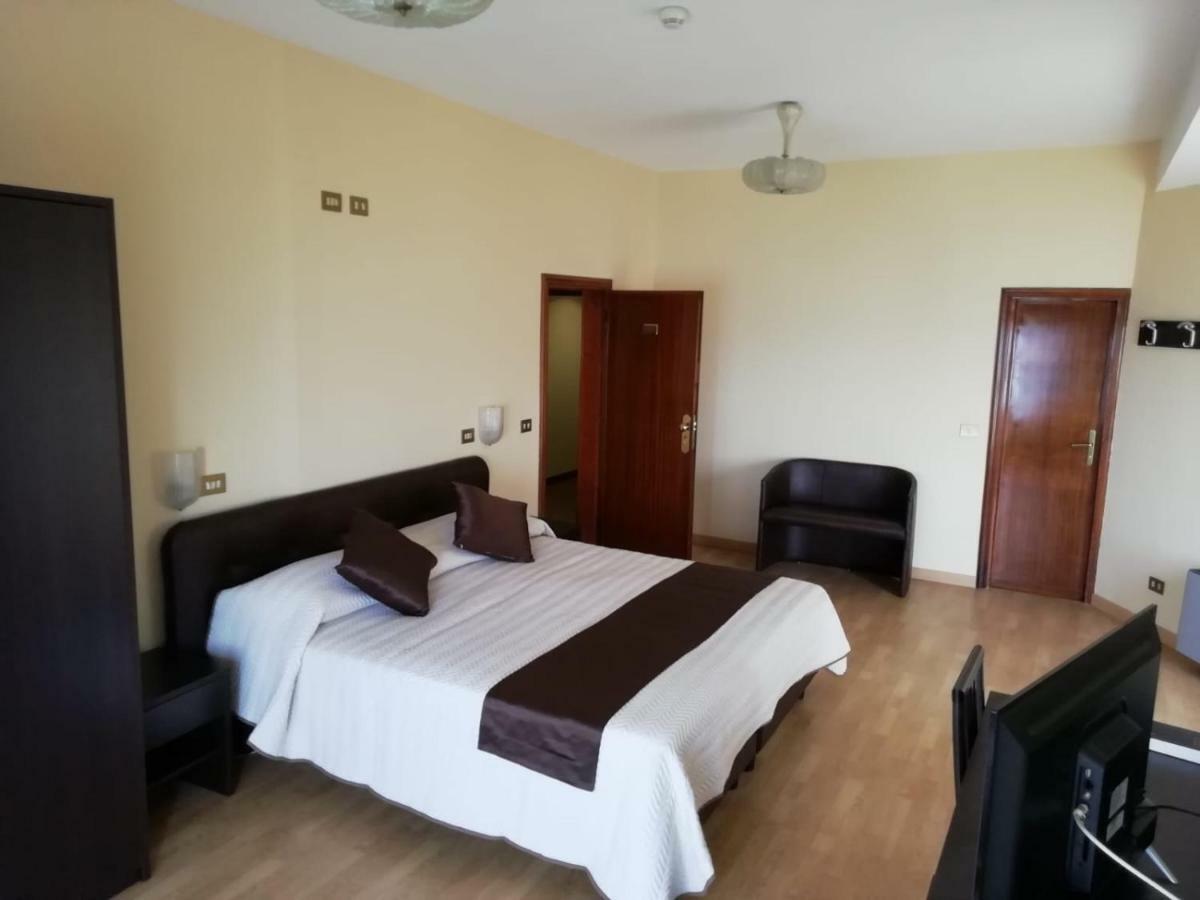 Park Hotel Mar Grande Таранто Экстерьер фото